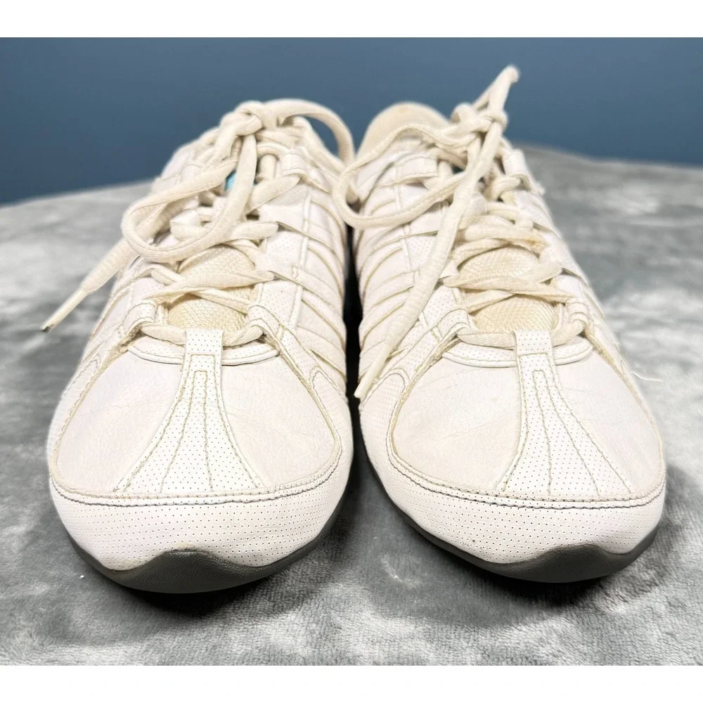 Nike Sneakers Womens 8 White Perforated Leather Lace Up Casual Shoes
